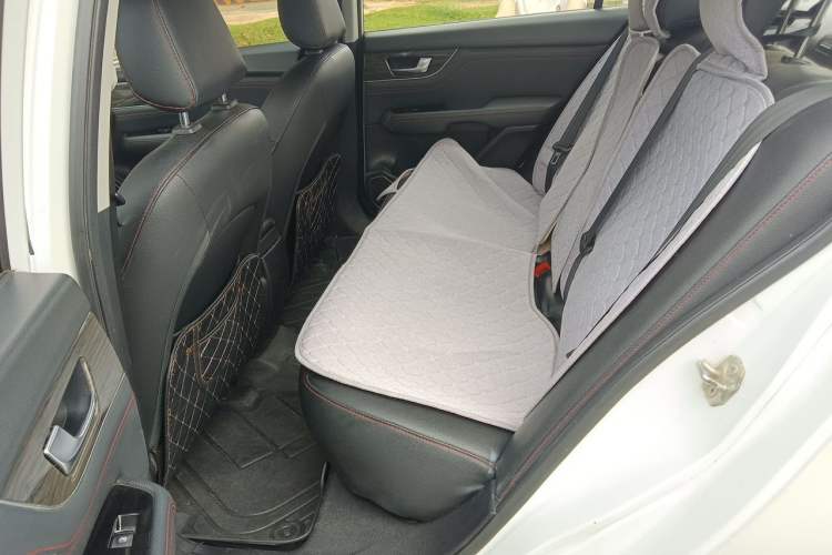 Used Great Wall C50 2014 Upgraded Model 1.5T Manual Fashion Edition Left Rear Seat