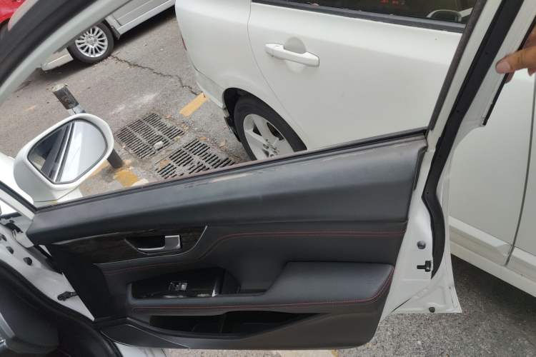 Used Great Wall C50 2014 Upgraded Model 1.5T Manual Fashion Edition Right Front Door Interior