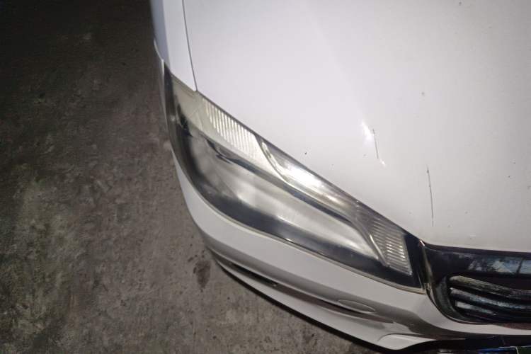 Used Great Wall C50 2014 Upgraded Model 1.5T Manual Fashion Edition Right Front Headlight
