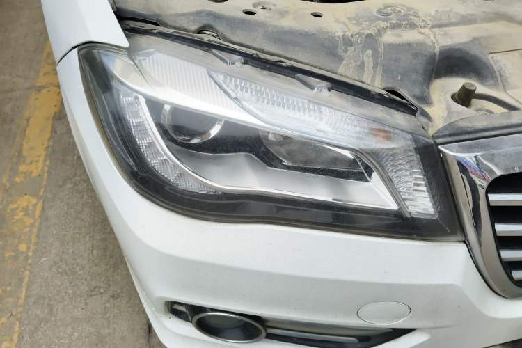 Used Great Wall C50 2014 Upgraded Model 1.5T Manual Fashion Edition Right Front Headlight