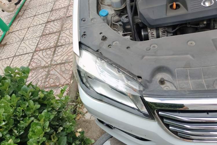 Used Great Wall C50 2014 Upgraded Model 1.5T Manual Fashion Edition Right Front Headlight