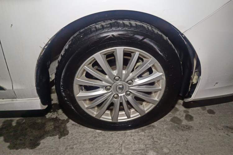 Used Great Wall C50 2014 Upgraded Model 1.5T Manual Fashion Edition Right Front Wheel Hub