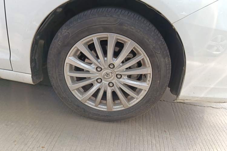 Used Great Wall C50 2014 Upgraded Model 1.5T Manual Comfort Version Right Front Wheel Hub
