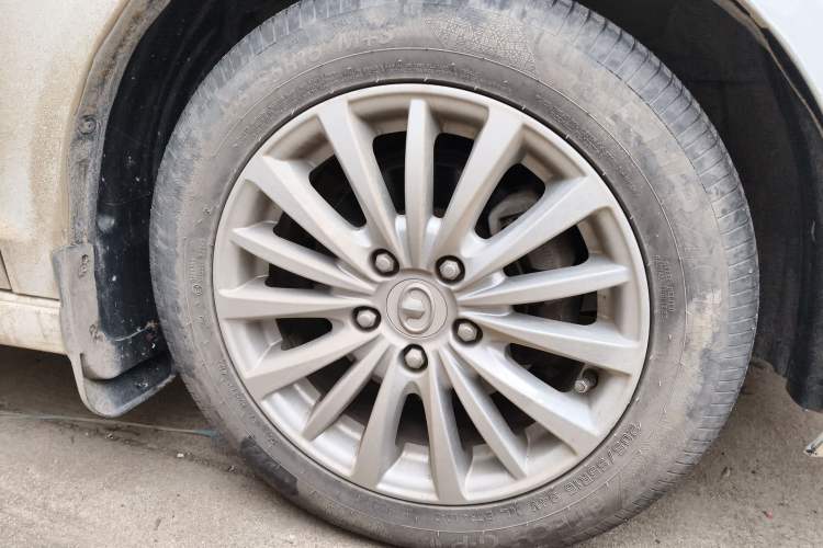 Used Great Wall C50 2014 Upgraded Model 1.5T Manual Fashion Edition Right Front Wheel Hub