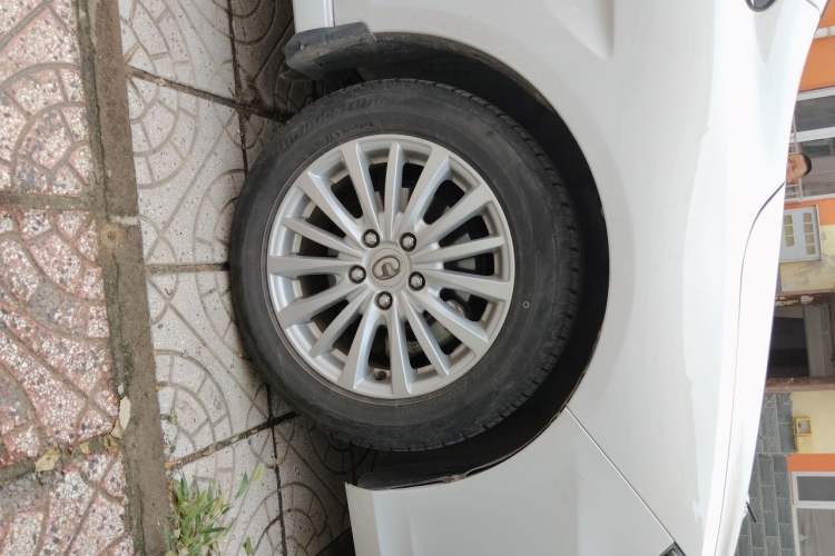 Used Great Wall C50 2014 Upgraded Model 1.5T Manual Fashion Edition Right Front Wheel Hub