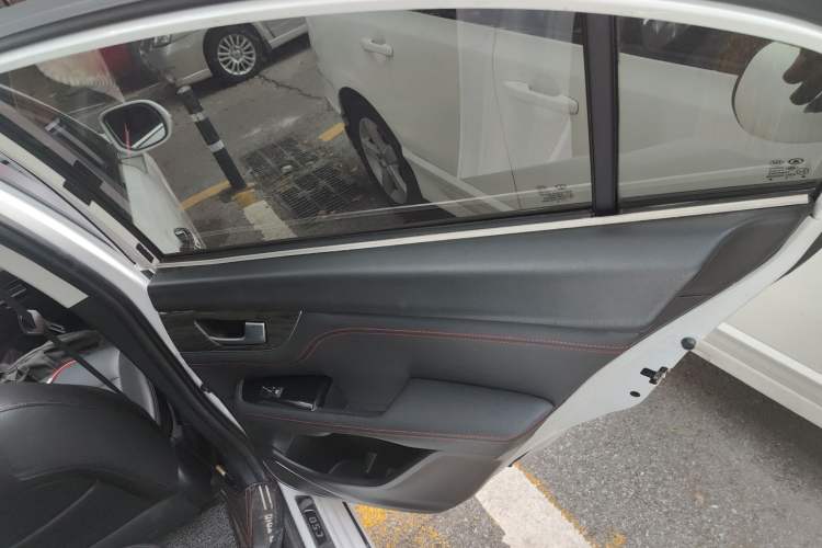 Used Great Wall C50 2014 Upgraded Model 1.5T Manual Fashion Edition Right Rear Door Interior
