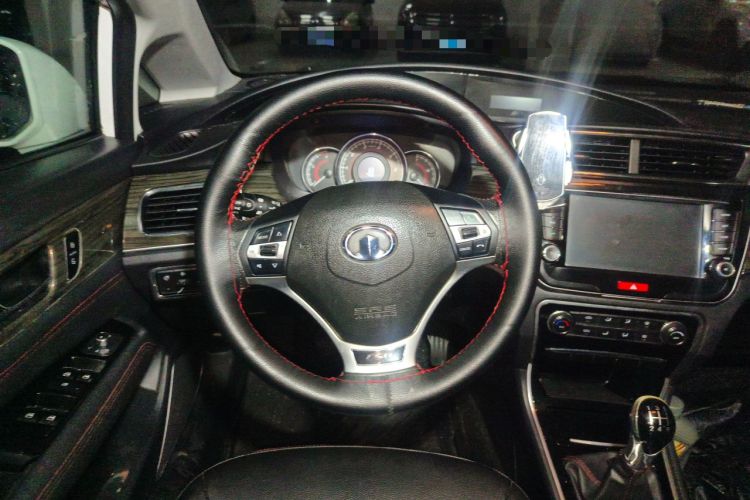 Used Great Wall C50 2014 Upgraded Model 1.5T Manual Fashion Edition Steering Wheel
