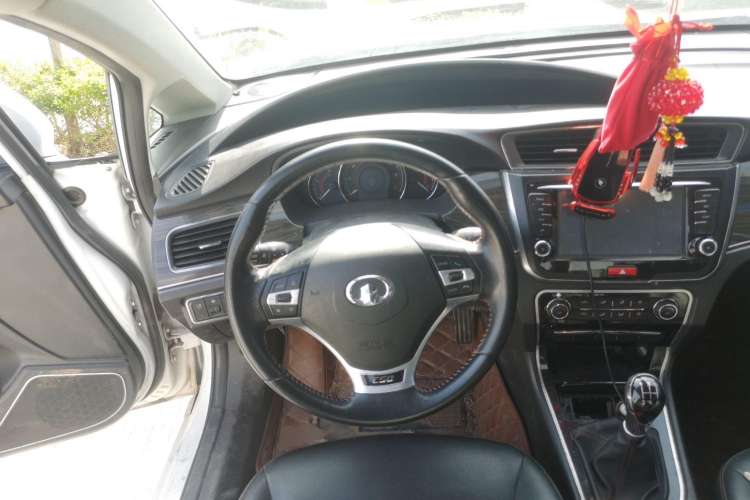 Used Great Wall C50 2014 Upgraded Model 1.5T Manual Comfort Version Steering Wheel