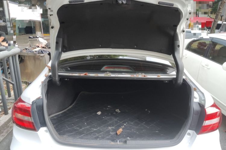 Used Great Wall C50 2014 Upgraded Model 1.5T Manual Fashion Edition Trunk