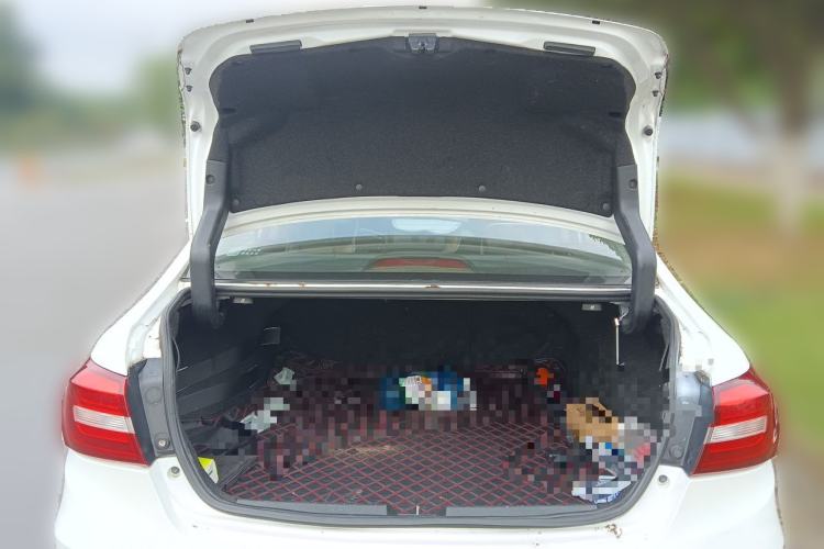 Used Great Wall C50 2014 Upgraded Model 1.5T Manual Fashion Edition Trunk