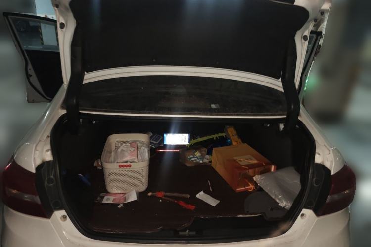 Used Great Wall C50 2014 Upgraded Model 1.5T Manual Fashion Edition Trunk