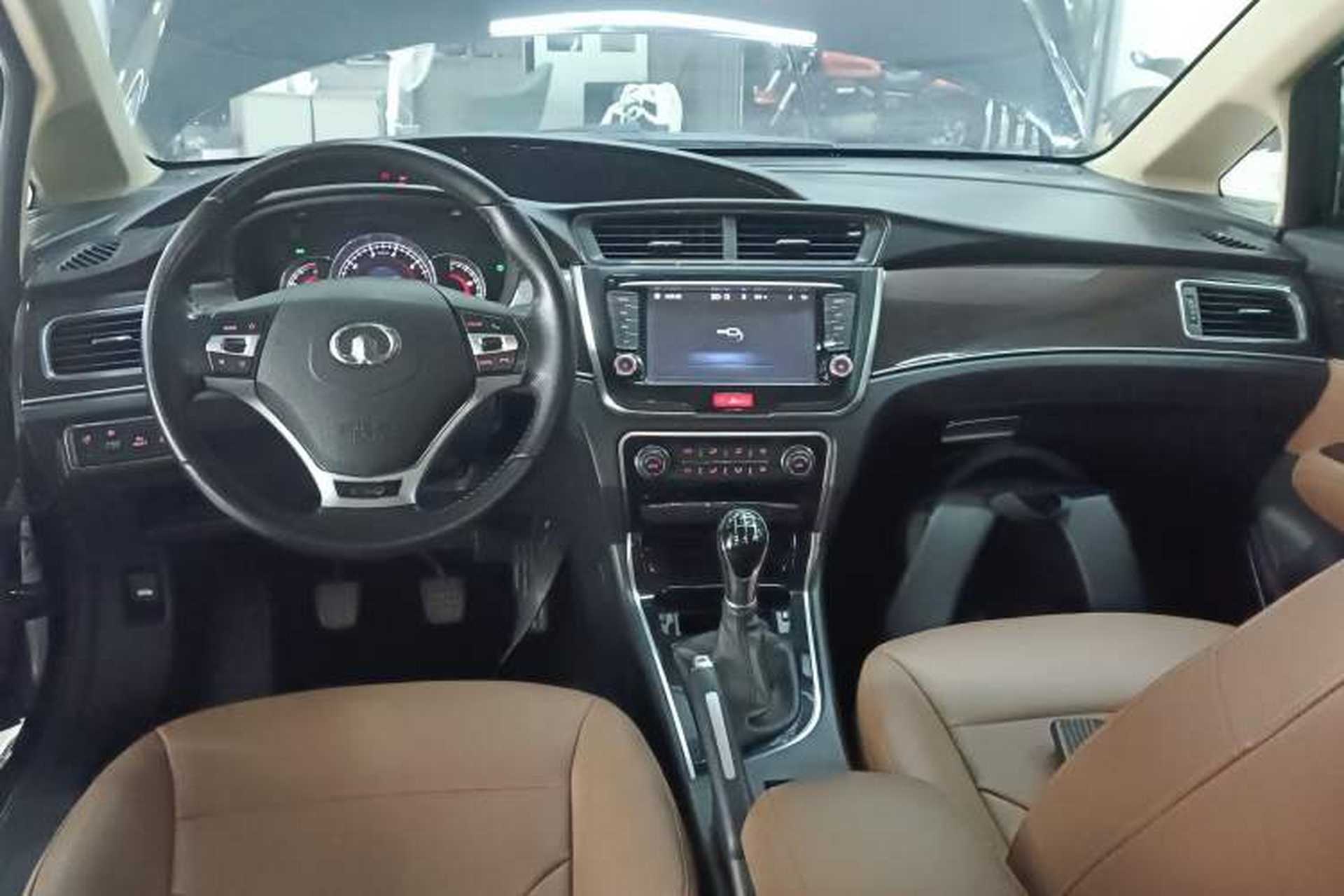 Used Great Wall C50 2016 1.5T Manual Elite Model Center Console