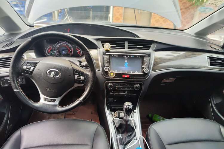 Used Great Wall C50 2016 1.5T Manual Fashion Edition Center Console