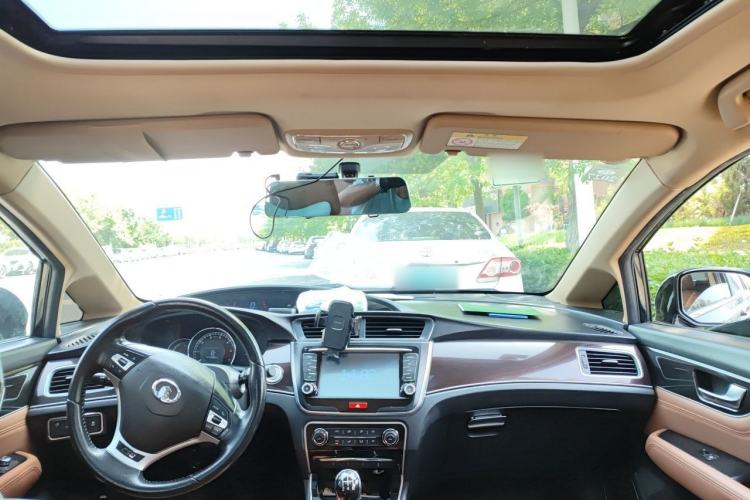 Used Great Wall C50 2016 1.5T Manual Fashion Edition Center Console