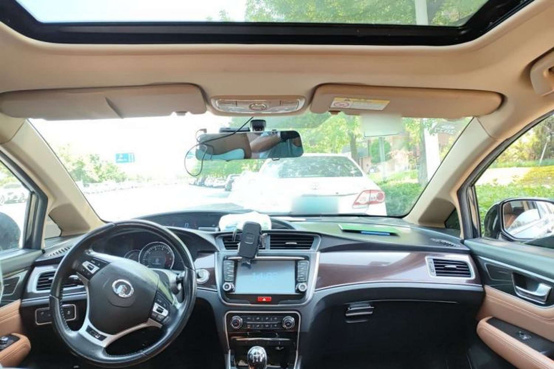 Used Great Wall C50 2016 1.5T Manual Fashion Edition Center Console