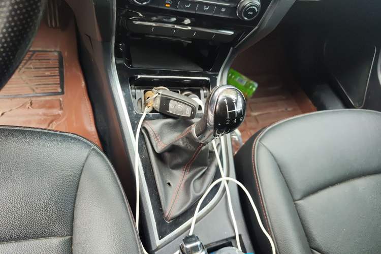 Used Great Wall C50 2016 1.5T Manual Fashion Edition Gear Lever
