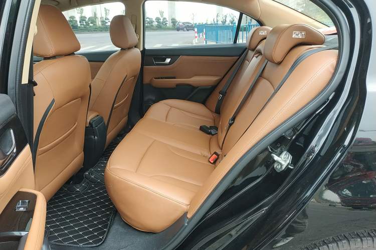 Used Great Wall C50 2016 1.5T Manual Fashion Edition Left Rear Seat