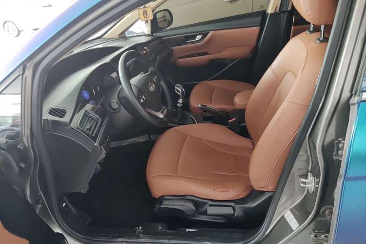 Used Great Wall C50 2016 1.5T Manual Fashion Edition Interior 2