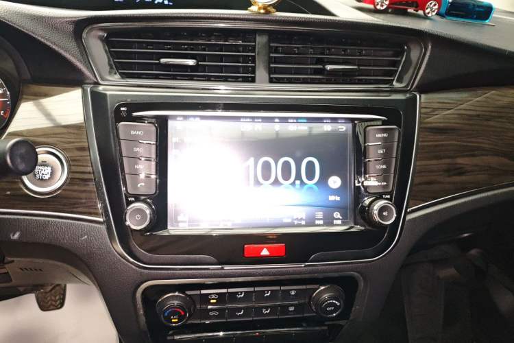 Used Great Wall C50 2016 1.5T Manual Fashion Edition Audio And AC Panel