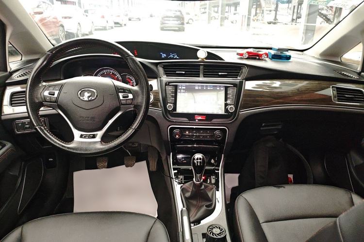 Used Great Wall C50 2016 1.5T Manual Fashion Edition Center Console