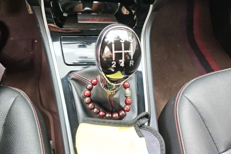 Used Great Wall C50 2016 1.5T Manual Fashion Edition Gear Lever