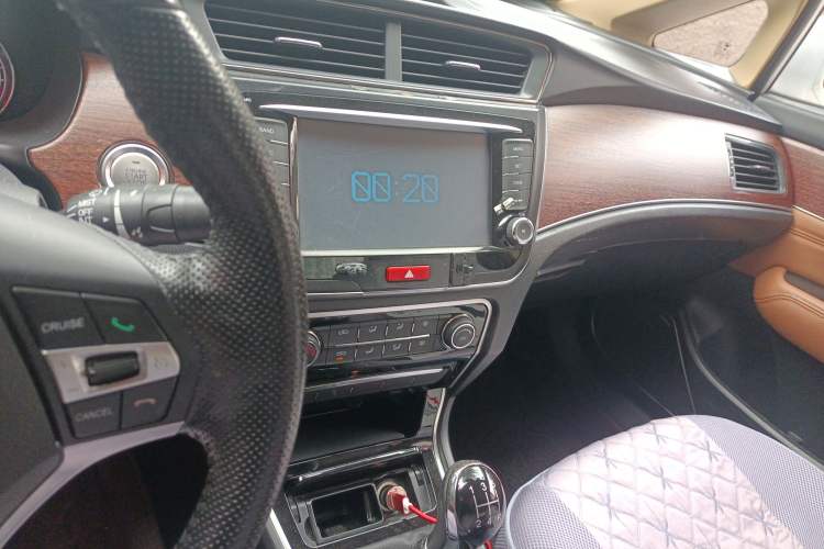 Used Great Wall C50 2016 1.5T Manual Fashion Edition Audio And AC Panel