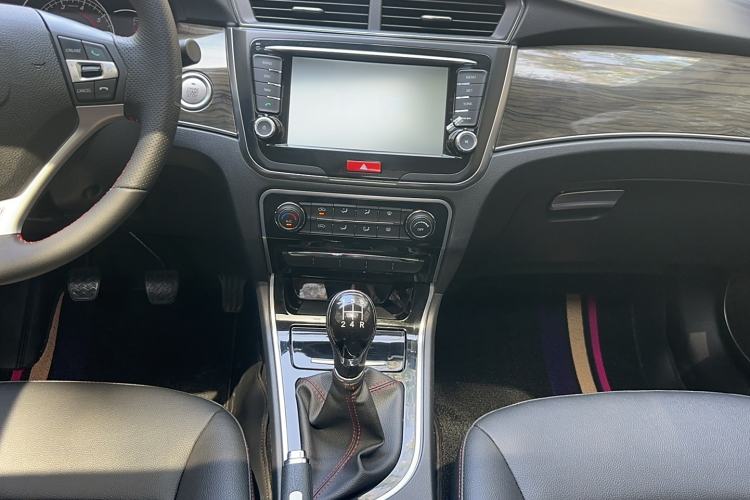 Used Great Wall C50 2016 1.5T Manual Fashion Edition Audio And AC Panel