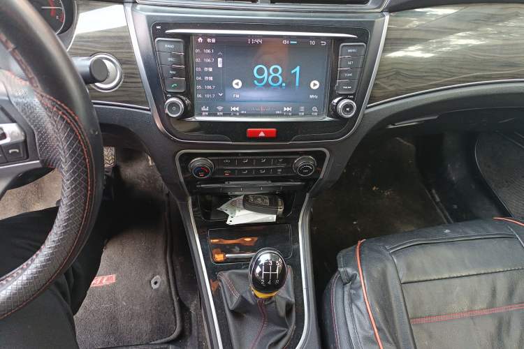 Used Great Wall C50 2016 1.5T Manual Fashion Edition Audio And AC Panel