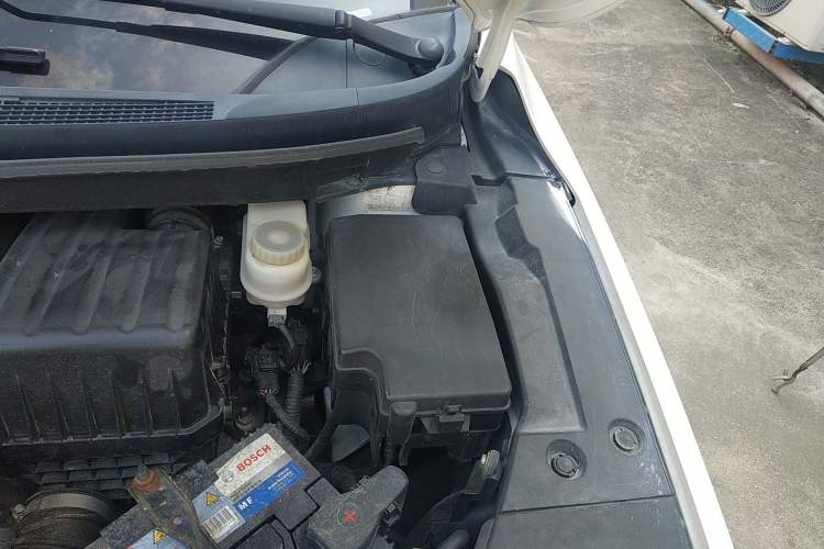 Used Great Wall C50 2016 1.5T Manual Comfort Edition Engine Bay Left