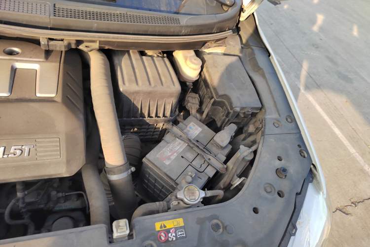 Used Great Wall C50 2016 1.5T Manual Fashion Edition Engine Bay Left