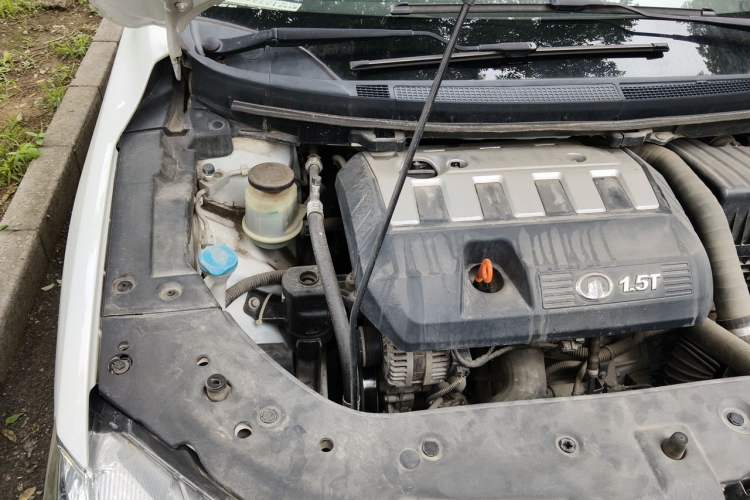 Used Great Wall C50 2016 1.5T Manual Fashion Edition Engine Bay Right