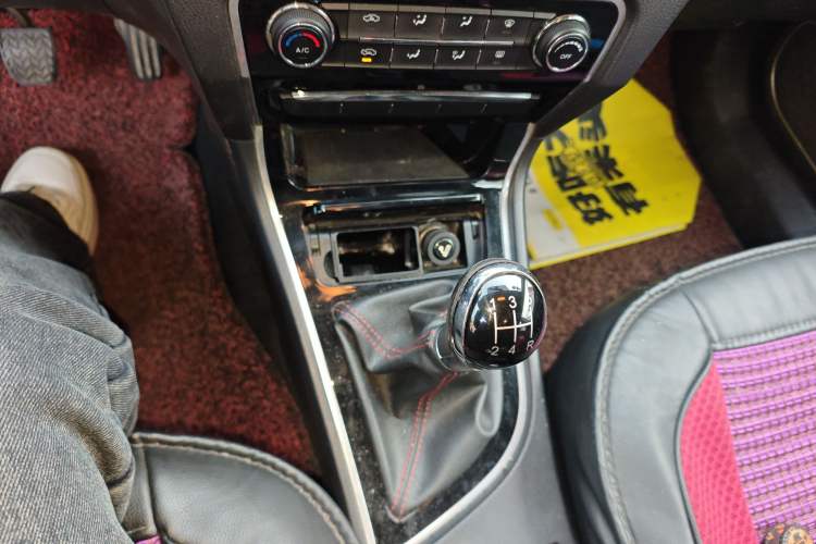 Used Great Wall C50 2016 1.5T Manual Comfort Edition Gear Lever