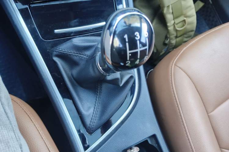 Used Great Wall C50 2016 1.5T Manual Fashion Edition Gear Lever