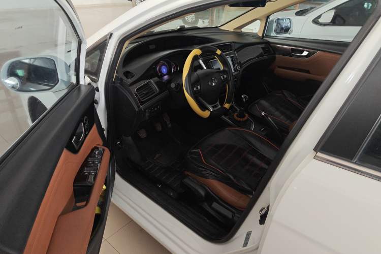 Used Great Wall C50 2016 1.5T Manual Fashion Edition Interior 1