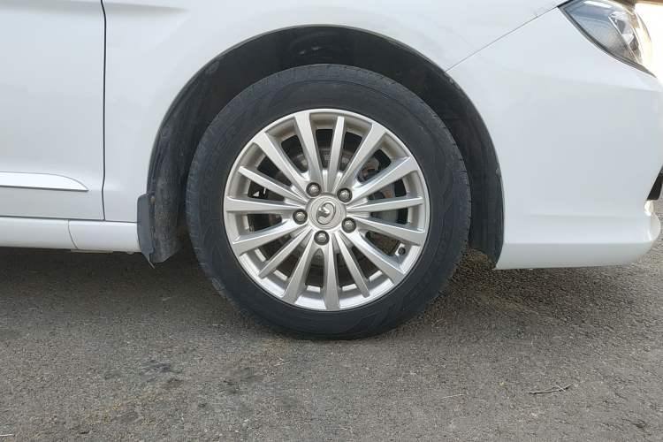 Used Great Wall C50 2016 1.5T Manual Fashion Edition Right Front Wheel Hub