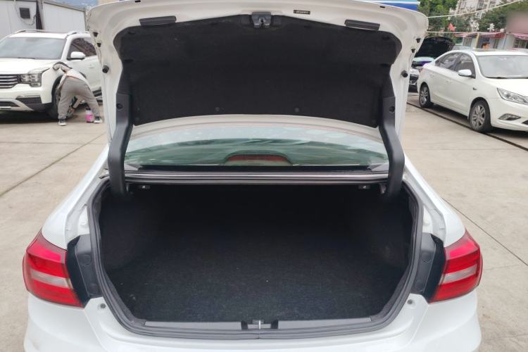 Used Great Wall C50 2016 1.5T Manual Fashion Edition Trunk