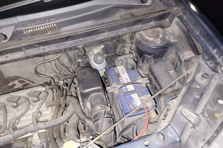 Used Great Wall Coolbear 2009 1.5L Manual Luxury Version Engine Bay Left