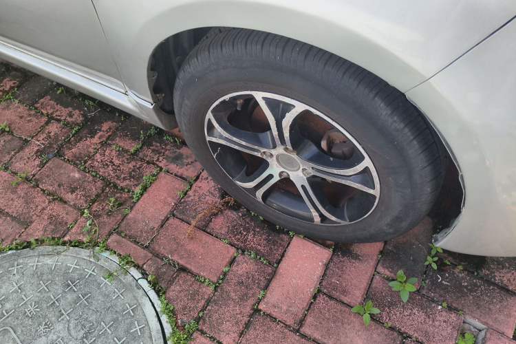 Used Great Wall Coolbear 2009 1.5L Manual Luxury Version Right Front Wheel Hub