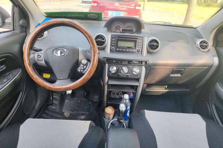 Used Great Wall Florid 2009 CROSS 1.3 VVT Center Console