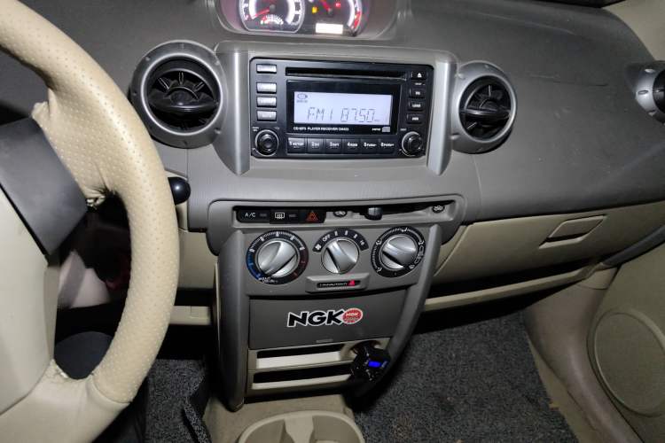 Used Great Wall Florid 2009 1.3 VVT Luxury Model Audio And AC Panel