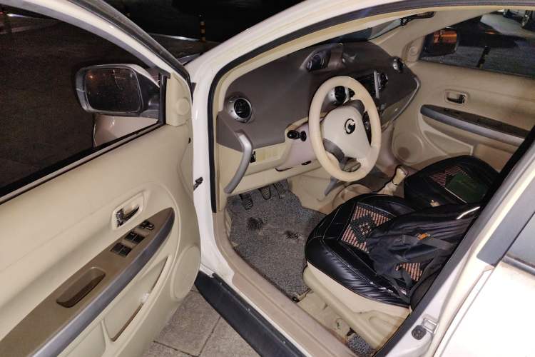 Used Great Wall Florid 2009 1.3 VVT Luxury Model Driver Seat