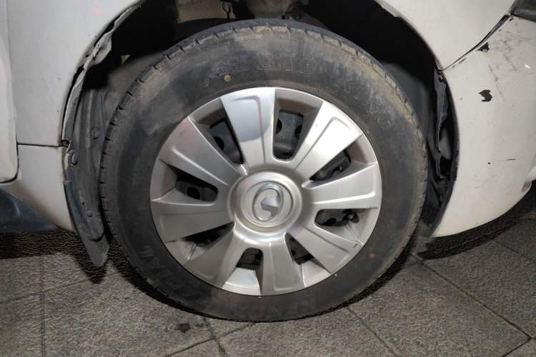 Used Great Wall Florid 2009 1.3 VVT Luxury Model Right Front Wheel Hub
