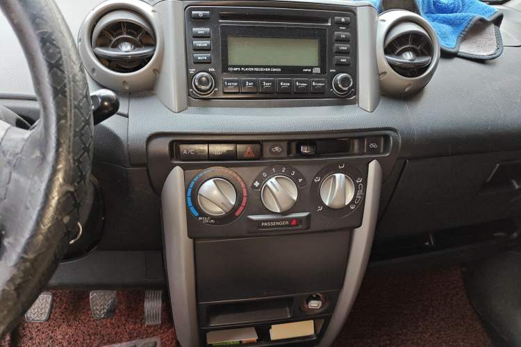 Used Great Wall Florid 2009 CROSS 1.5 VVT Audio And AC Panel