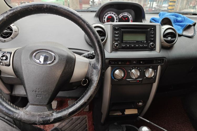 Used Great Wall Florid 2009 CROSS 1.5 VVT Center Console