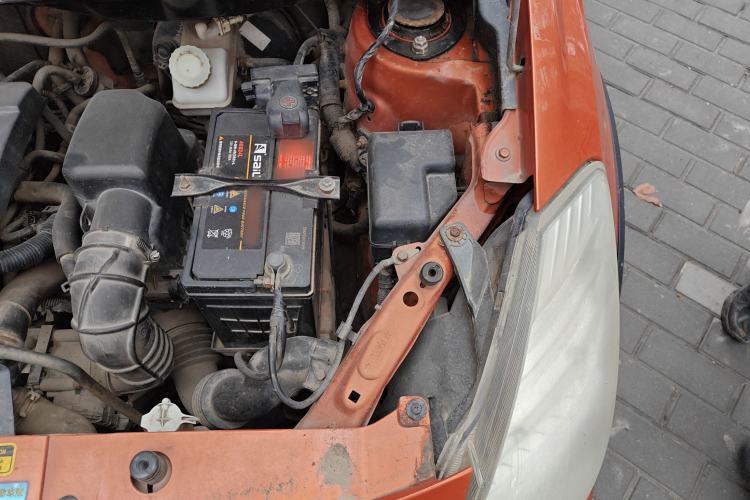 Used Great Wall Florid 2009 CROSS 1.5 VVT Engine Bay Left