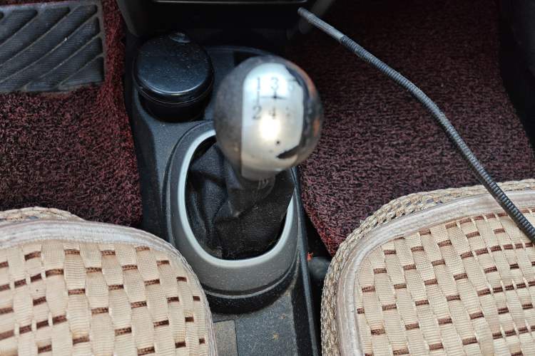 Used Great Wall Florid 2009 CROSS 1.5 VVT Gear Lever