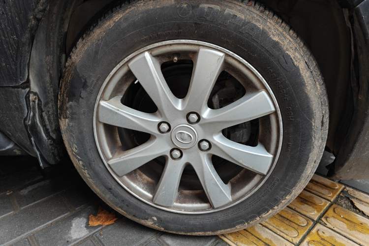 Used Great Wall Florid 2009 CROSS 1.5 VVT Right Front Wheel Hub