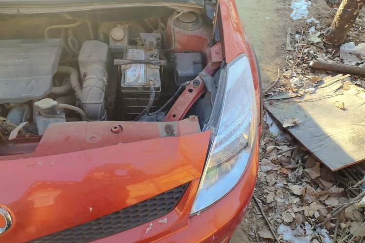 Used Great Wall Florid 2011 CROSS 1.5L MT Engine Bay Left