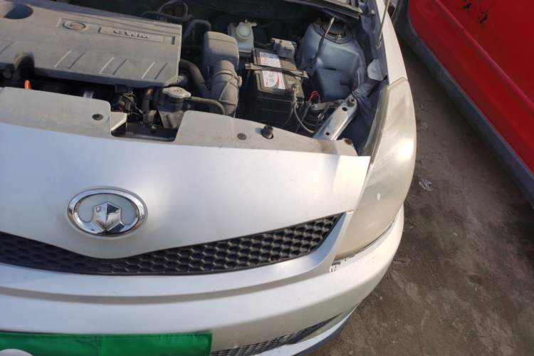 Used Great Wall Florid 2011 CROSS 1.5L MT Engine Bay Left