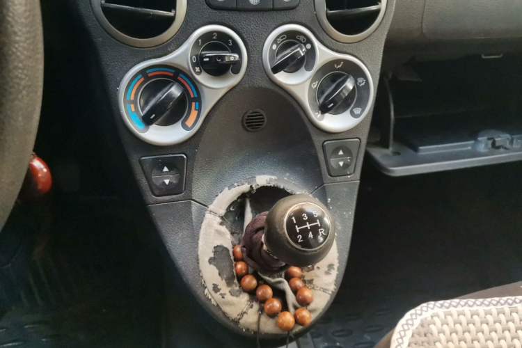 Used Great Wall Genie 2009 1.3L Comfort Model Gear Lever